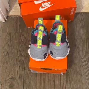 Nike flex runner infant size 2c